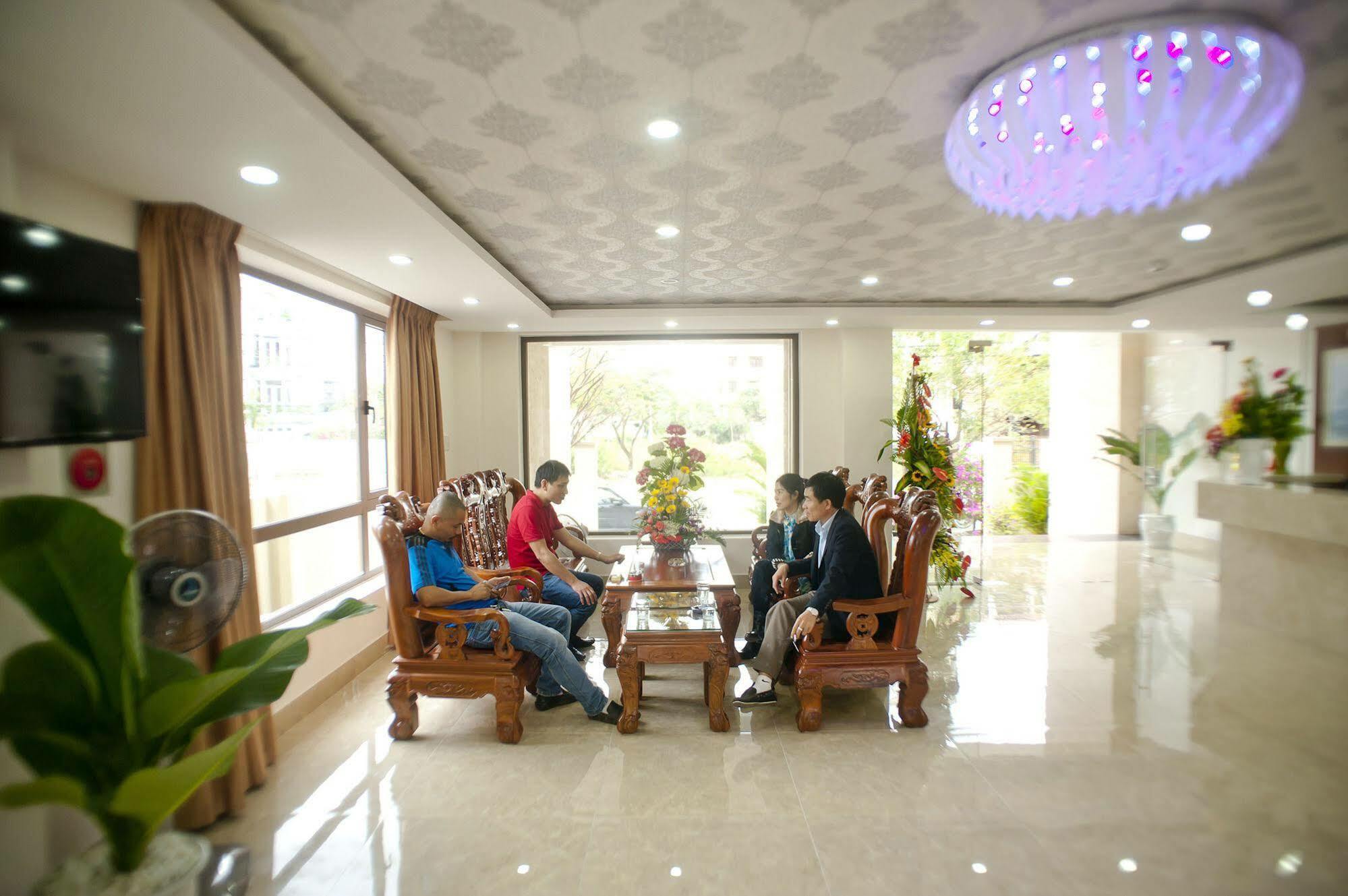 Oyo 236 Hoa Mai Boutique Hotel Da Nang Exterior foto